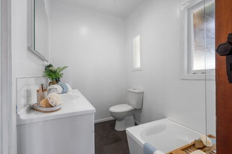 Photo of property in 22 Commins Road, Onerahi, Whangarei, 0110