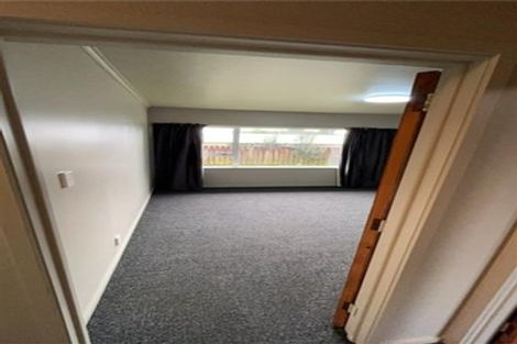 Photo of property in 2/37 Clevedon Road, Papakura, 2110