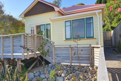 Photo of property in 32 Bonithon Avenue, Moturoa, New Plymouth, 4310
