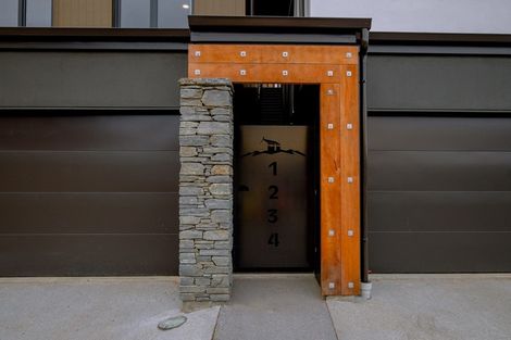 Photo of property in 1/30 Bullendale Drive, Arthurs Point, Queenstown, 9371