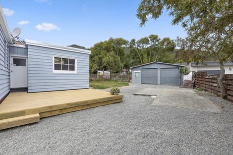 Photo of property in 111 Wilkie Crescent, Naenae, Lower Hutt, 5011
