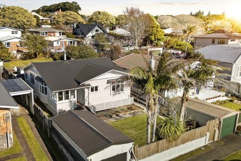 Photo of property in 100 Lemon Street, New Plymouth, 4312