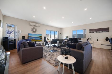 Photo of property in 11 Regis Park Drive, Pukekohe, 2120