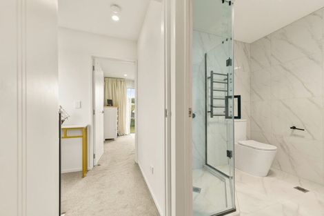 Photo of property in 7/27 Carole Crescent, Pakuranga, Auckland, 2010