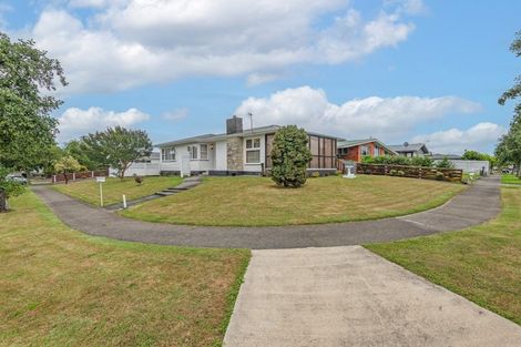 Photo of property in 10 Wairau Place, Kelvin Grove, Palmerston North, 4414
