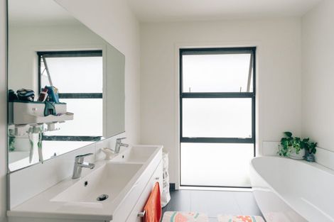 Photo of property in 12 Kentwood Place, Flagstaff, Hamilton, 3210