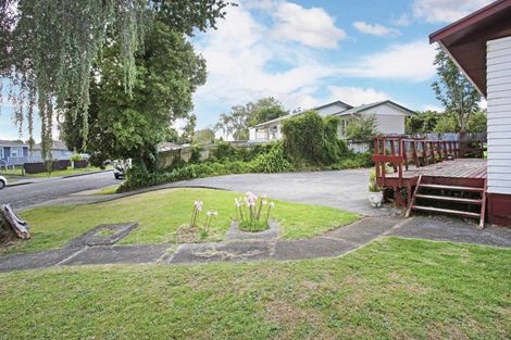 Photo of property in 33 Tairere Crescent, Rosehill, Papakura, 2113