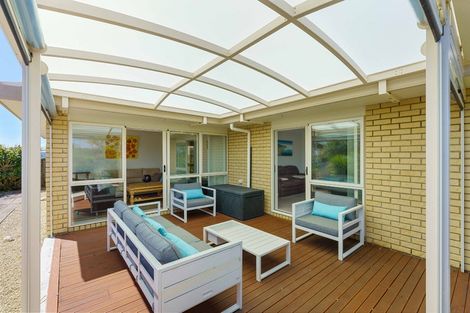 Photo of property in 3 Te Ropata Place, Waikanae Beach, Waikanae, 5036