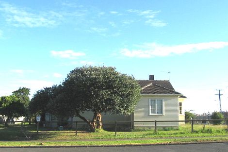Photo of property in 100a Avenue Road, Otahuhu, Auckland, 1062