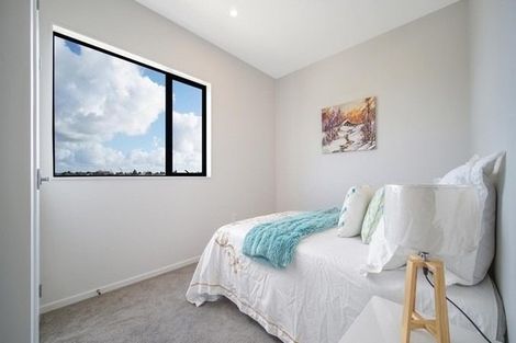 Photo of property in 9 Farranfore Road, Opaheke, Papakura, 2113