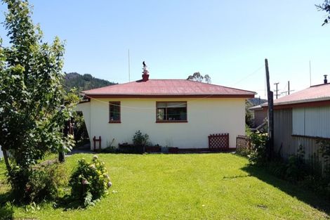 Photo of property in 50 Moorhouse Street, Ross, 7812