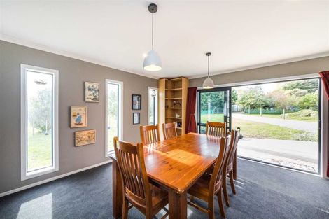 Photo of property in 32 Tokomaru Road East, Tokomaru, Palmerston North, 4474