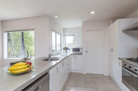 Photo of property in 1/31 Tetrarch Place, Totara Vale, Auckland, 0629