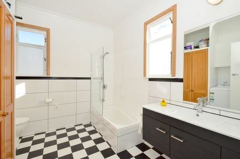 Photo of property in 40 Manawatu Street, Hokowhitu, Palmerston North, 4410