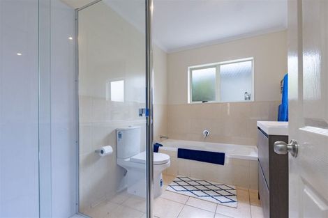 Photo of property in 49 Castlefinn Drive, Weymouth, Auckland, 2103