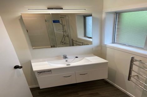 Photo of property in 30 Faith Bullock Place, New Lynn, Auckland, 0600