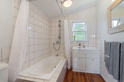 Photo of property in 2/54 Killarney Avenue, Torbay, Auckland, 0630