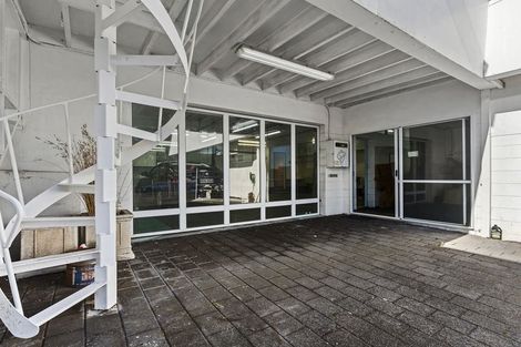 Photo of property in 219 Devon Street West, New Plymouth, 4310