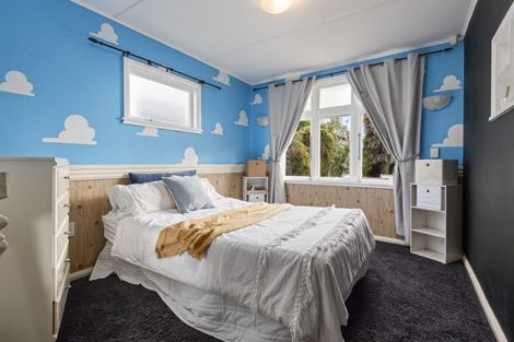 Photo of property in 5 Featherston Street, Takaro, Palmerston North, 4412