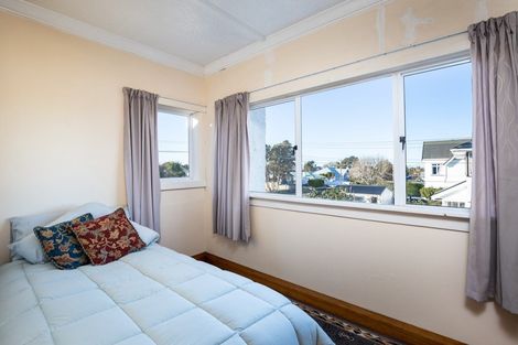 Photo of property in 37 Wallace Place, Westown, New Plymouth, 4310