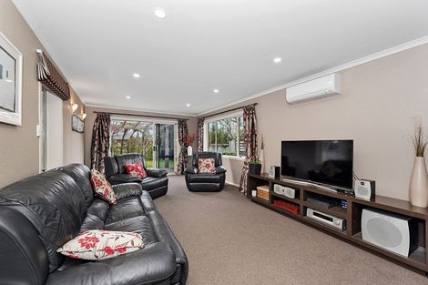 Photo of property in 16 Mcdowall Place, Queenwood, Hamilton, 3210