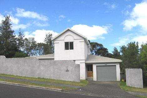 Photo of property in 2/20 Witheford Drive, Bayview, Auckland, 0629