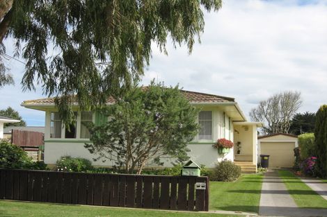 Photo of property in 38 Selwyn Crescent, College Estate, Whanganui, 4500