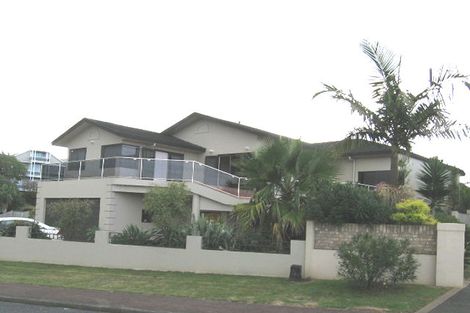 Photo of property in 8 Reflection Drive, West Harbour, Auckland, 0618