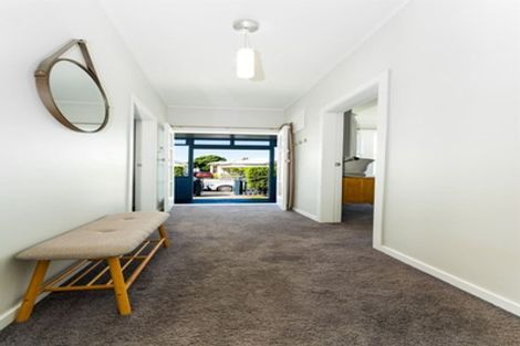 Photo of property in 25 Riddlers Crescent, Petone, Lower Hutt, 5012