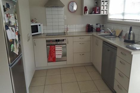 Photo of property in 2/7 Wroxton Terrace, Merivale, Christchurch, 8014