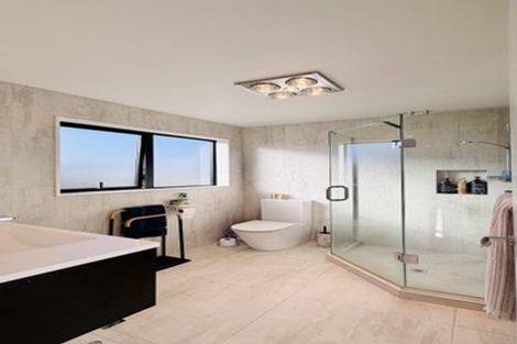 Photo of property in 17 Babos Avenue, Kumeu, 0810