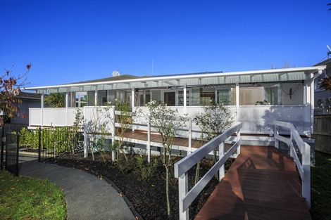 Photo of property in 48 Lynden Avenue, Hillcrest, Auckland, 0627