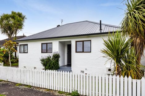 Photo of property in 15 Wrantage Street, Westown, New Plymouth, 4310