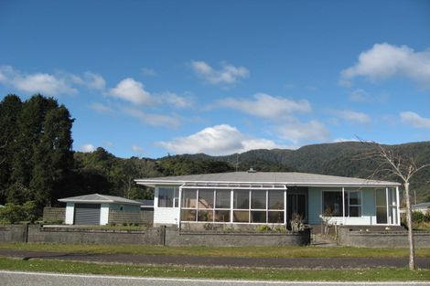 Photo of property in 44 Aylmer Street, Ross, 7812