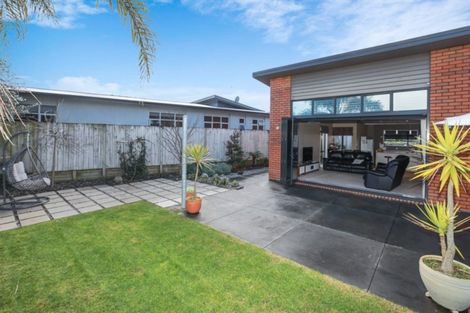 Photo of property in 13 Gibbston Close, Huntington, Hamilton, 3210