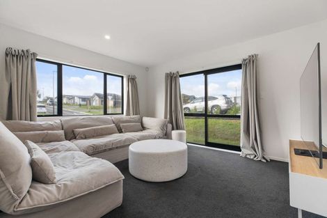Photo of property in 3 Rosslands Avenue, Karaka, 2124