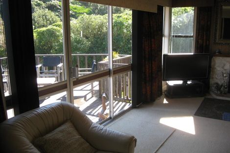 Photo of property in 17 Holly Grove, Maungaraki, Lower Hutt, 5010
