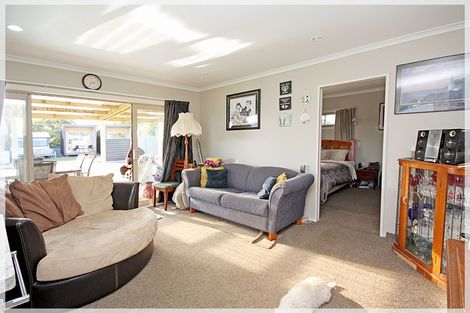 Photo of property in 5 Ripa Street, Tangimoana, 4822
