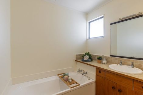 Photo of property in 16a Awatea Avenue, Paraparaumu, 5032