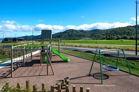 Photo of property in 15 Silverleaf Way, Kinloch, 3377