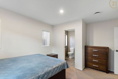 Photo of property in 25 Koroheke Road, Takanini, 2110