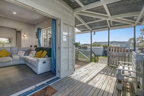 Photo of property in 51a Parakai Avenue, Parakai, 0830