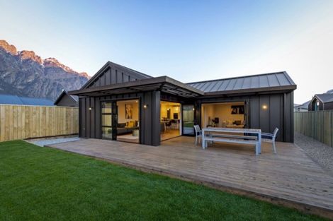 Photo of property in 24 Shepherd Road, Jacks Point, Queenstown, 9371