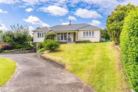 Photo of property in 16 View Street, Maungaturoto, 0520