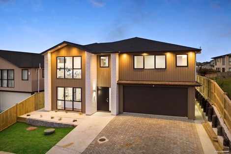 Photo of property in 27 Meadowridge Drive, Flat Bush, Auckland, 2019