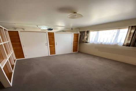 Photo of property in 1 Kingsclere Place, Goodwood Heights, Auckland, 2105