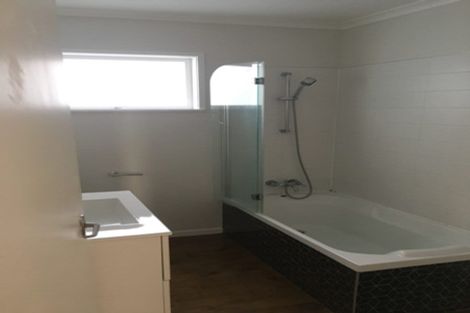 Photo of property in 11 Blanc Road, Silverdale, 0932