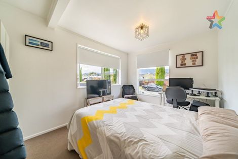Photo of property in 5 Harvard Grove, Totara Park, Upper Hutt, 5018