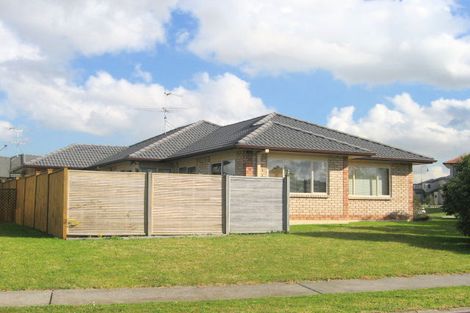 Photo of property in 1 Shankill Place, East Tamaki, Auckland, 2013