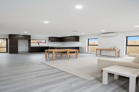 Photo of property in 9b Julian Place, Otara, Auckland, 2023